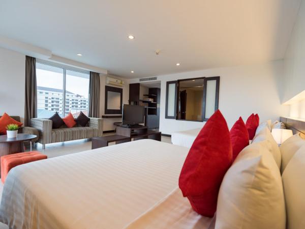 Hotel J Pattaya - SHA Extra Plus : photo 3 de la chambre grande chambre familiale deluxe