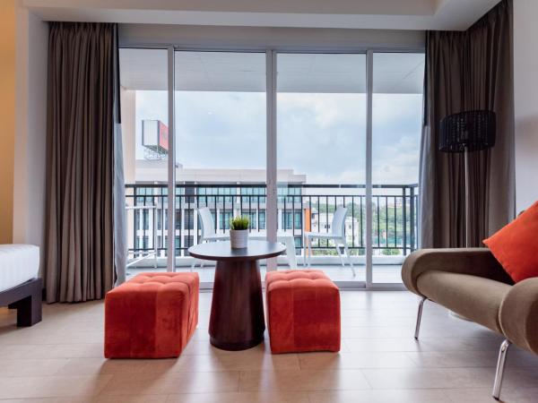 Hotel J Pattaya : photo 5 de la chambre grande chambre familiale deluxe