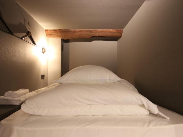 SEKAI HOTEL Fuse : photo 4 de la chambre lit simple dans dortoir mixte