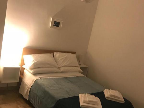 B&B La Terrazza Near The Beach : photo 10 de la chambre chambre double avec salle de bains privative extérieure