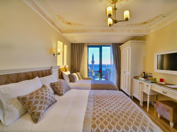 Yılsam Sultanahmet Hotel : photo 2 de la chambre suite junior familiale avec vue sur mer

