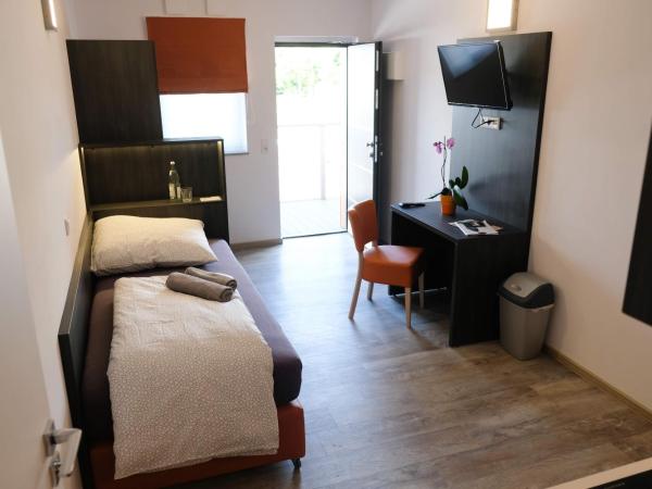 Apartments A7 : photo 5 de la chambre chambre simple avec salle de bains 