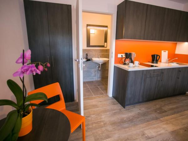Apartments A7 : photo 3 de la chambre chambre double avec salle de bains privative