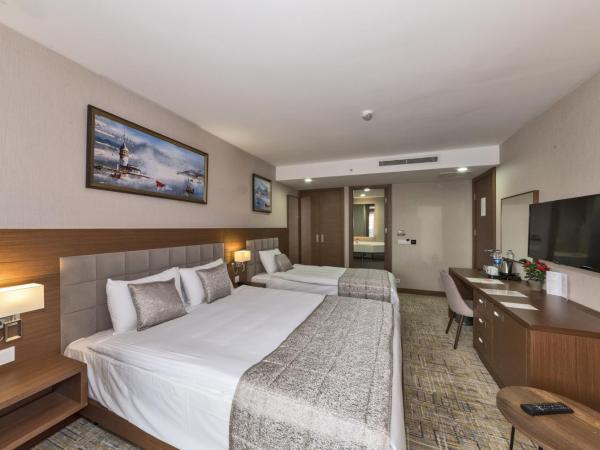 Land Park Hotel : photo 2 de la chambre chambre familiale avec balcon