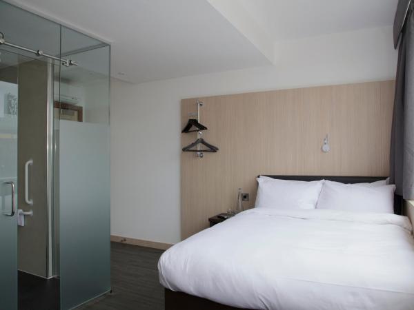 The Z Hotel Liverpool : photo 2 de la chambre chambre double - accessible aux personnes à mobilité réduite 