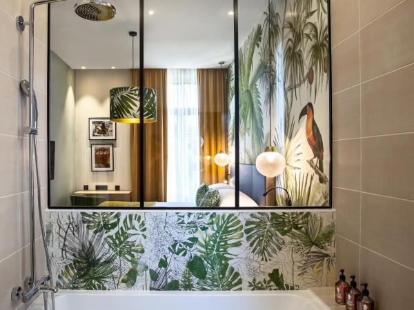 Hotel Verlaine : photo 1 de la chambre chambre double ou lits jumeaux avec balcon