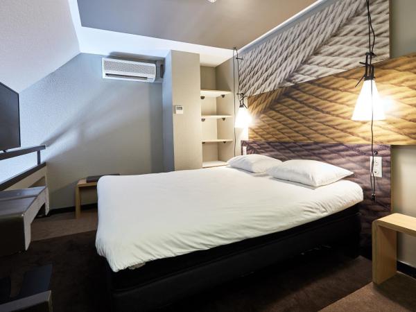 Photo 4 de la chambre chambre en duplex avec 1 lit double et 2 lits simples et avec balcon