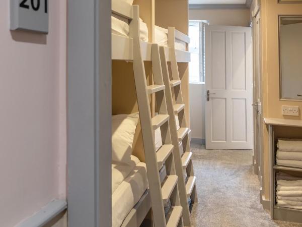 Central Station Hotel Liverpool : photo 1 de la chambre chambre de groupe de 6 lits