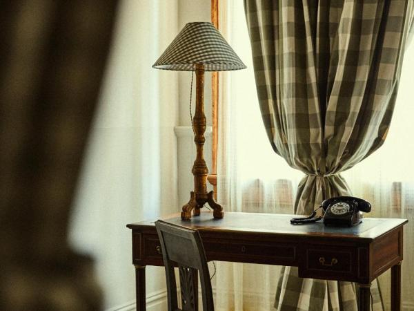 Hotel Peter and Paul, an Ash Hotel : photo 4 de la chambre hébergement 2 lits queen-size school house