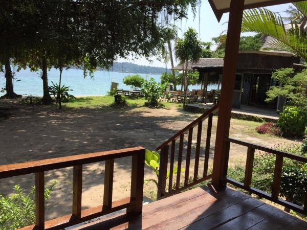 Bangbaobeach Resort : photo 8 de la chambre bungalow sala - vue sur mer 