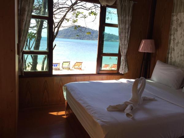 Bangbaobeach Resort : photo 5 de la chambre bungalow côté mer