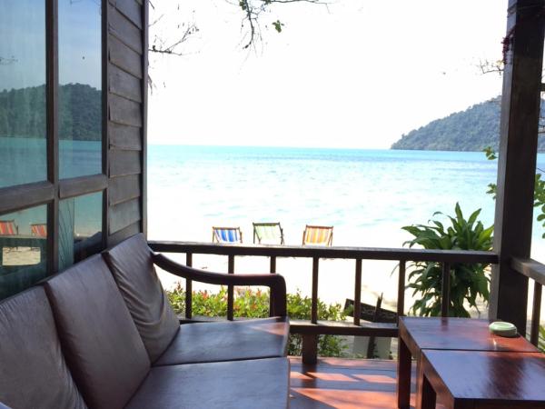 Bangbaobeach Resort : photo 6 de la chambre bungalow côté mer
