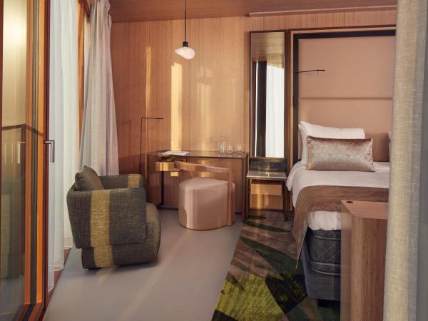 Hotel Jakarta Amsterdam : photo 2 de la chambre chambre supérieure avec douche