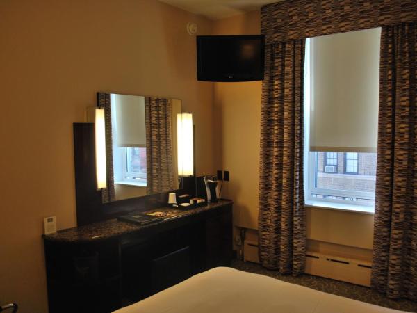 Washington Square Hotel : photo 2 de la chambre chambre supérieure lit queen-size