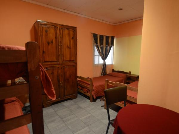 Hostal Namaste : photo 1 de la chambre lit simple dans dortoir mixte de 4 lits