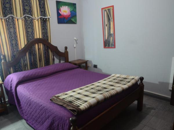 Hostal Namaste : photo 2 de la chambre chambre double avec salle de bains privative