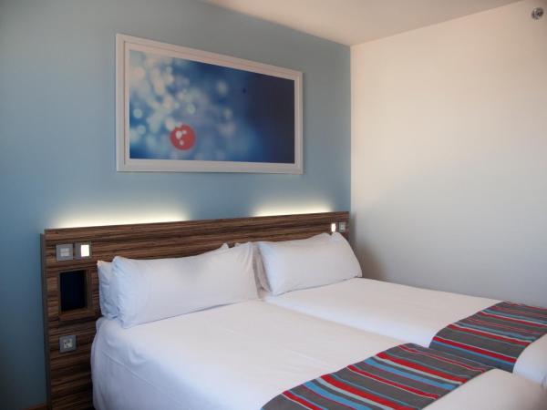 Travelodge Barcelona Poblenou : photo 1 de la chambre chambre lits jumeaux