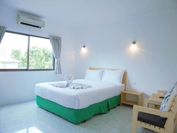 Siri Hotel Phuket : photo 4 de la chambre chambre double