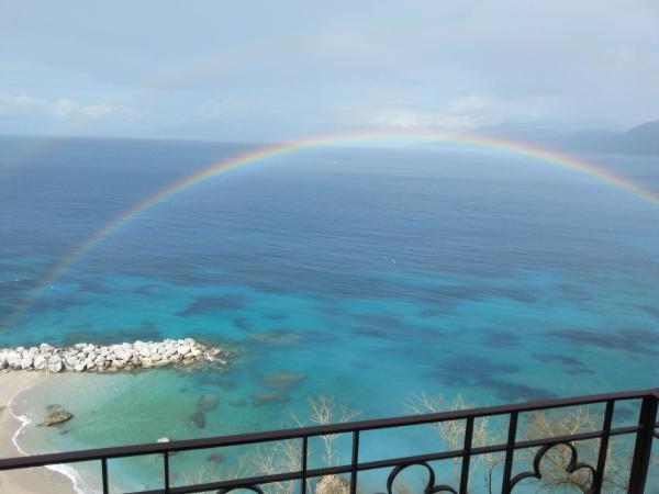 Capri Inn : photo 2 de la chambre chambre double - vue sur mer