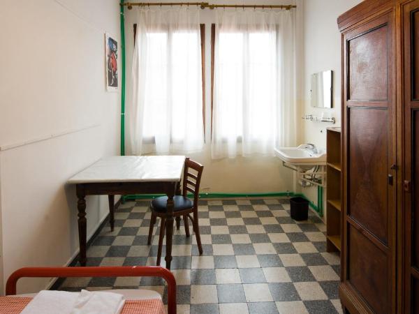 Ostello Domus Civica : photo 6 de la chambre chambre simple avec salle de bains commune
