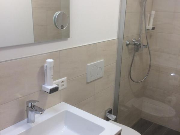 Piz Ot : photo 4 de la chambre chambre simple - vue sur montagne