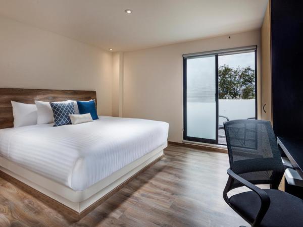 ROOM Hotel & Suites : photo 7 de la chambre chambre double avec terrasse