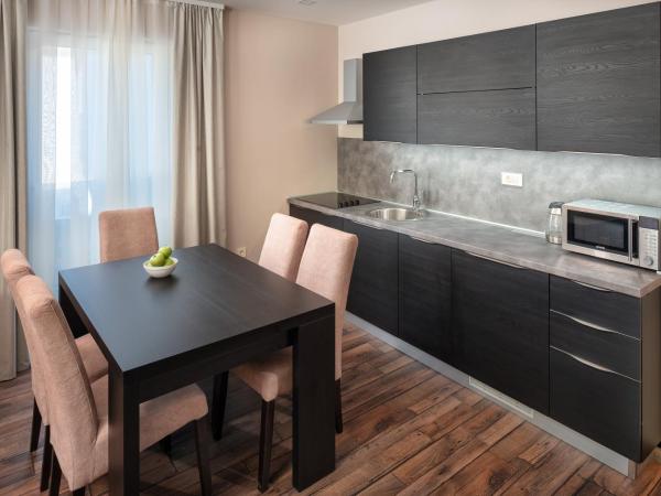 Hotel Central Beach 9 : photo 6 de la chambre appartement 1 chambre avec balcon et vue sur mer