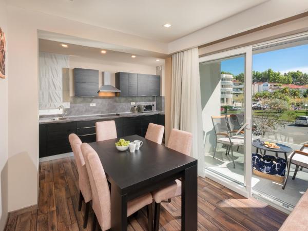 Hotel Central Beach 9 : photo 2 de la chambre appartement 2 chambres avec balcon