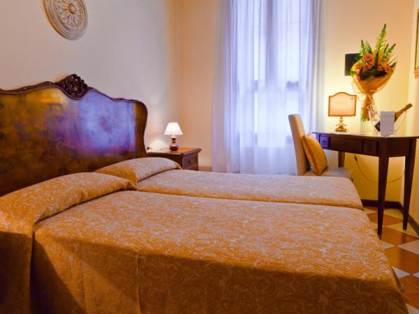 Hotel Henry : photo 6 de la chambre chambre triple