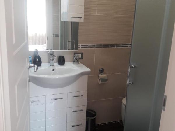 ALESSANDRA'S HOME : photo 6 de la chambre chambre double standard avec salle de bains privative