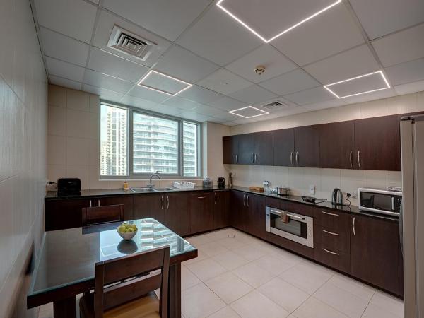 Marina Hotel Apartments : photo 6 de la chambre appartement 3 chambres