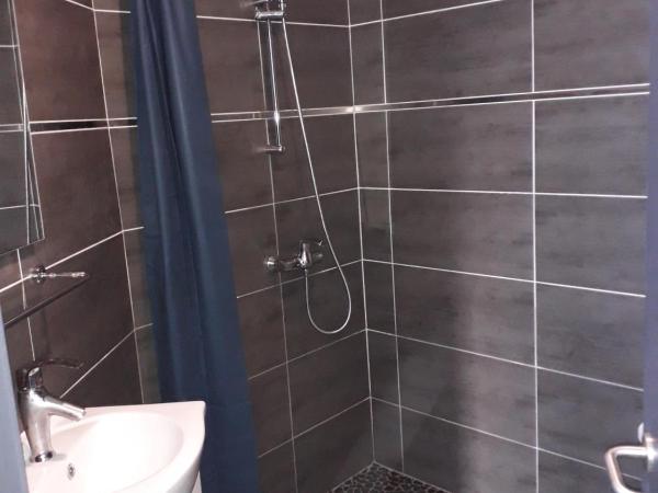 Leonard room : photo 4 de la chambre chambre double avec salle de bains privative