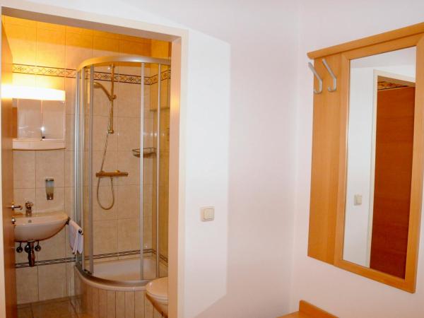 Privatzimmer Familie Schwarz : photo 5 de la chambre chambre simple standard avec douche