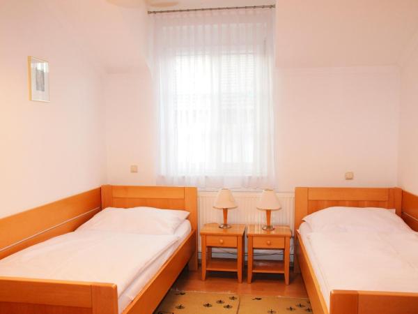 Privatzimmer Familie Schwarz : photo 4 de la chambre chambre double ou lits jumeaux avec salle de bains