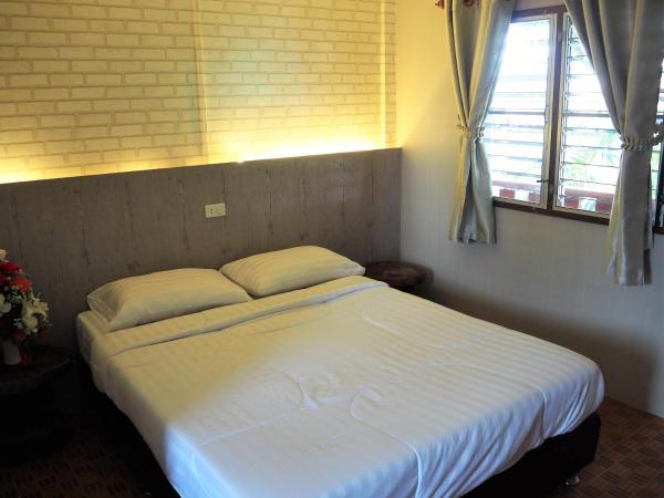 T & T Hostel Kanchanaburi : photo 4 de la chambre chambre double standard