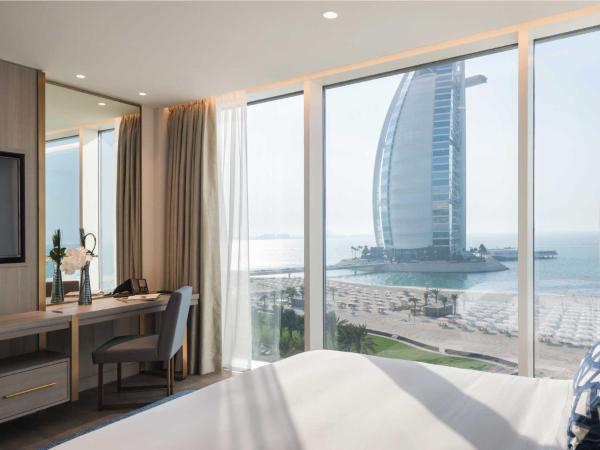 Jumeirah Beach Hotel : photo 3 de la chambre suite 1 chambre - vue sur l'océan et terrasse privée - comprend le petit-déjeuner et le goûter quotidiens, des boissons et des canapés en soirée, l'accès au salon club avec des rafraîchissements toute la journée et l'accès au parc aquatique wild