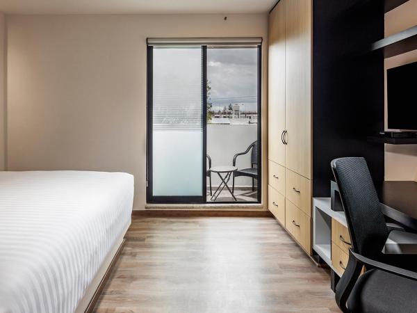 ROOM Hotel & Suites : photo 9 de la chambre chambre double avec terrasse