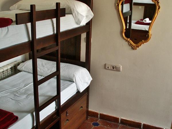 Oasis Backpackers' Hostel Granada : photo 8 de la chambre lit dans dortoir pour femmes de 6 lits