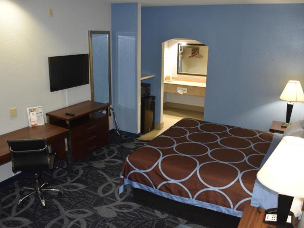 Super 8 by Wyndham Houston Hobby Airport South : photo 4 de la chambre chambre lit king-size - non-fumeurs