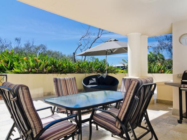 Bay Royal Apartments : photo 6 de la chambre deluxe one-bedroom beachfront apartment - ground floor (apt 4)