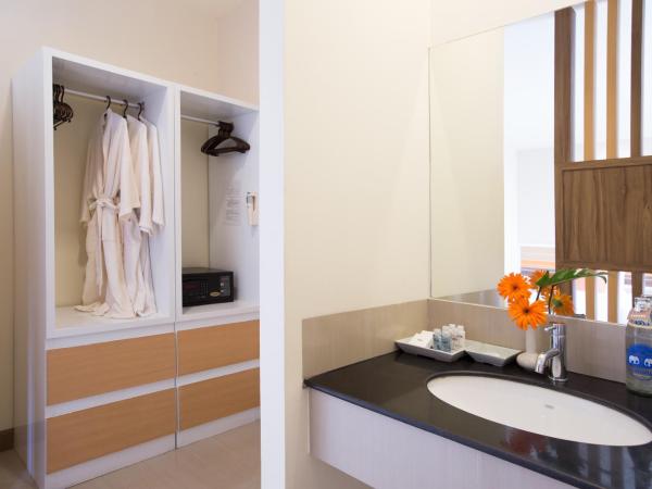 Imm Hotel Thaphae Chiang Mai : photo 5 de la chambre chambre triple