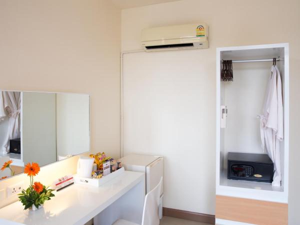 Imm Hotel Thaphae Chiang Mai : photo 8 de la chambre chambre double ou lits jumeaux deluxe - vue sur montagne