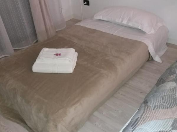 Borgo Antico Rooms Self Check-in : photo 4 de la chambre chambre triple avec terrasse