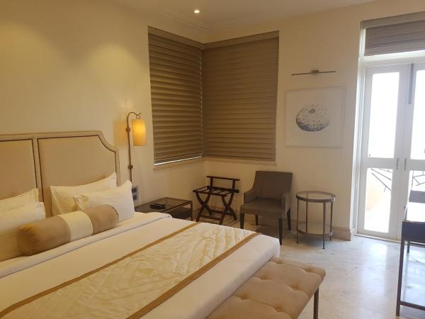 Hotel Harbour View Colaba : photo 2 de la chambre chambre supérieure deluxe avec balcon - vue sur mer