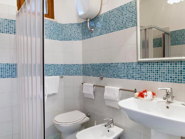 Hotel Settimo Cielo : photo 2 de la chambre chambre quadruple - vue sur mer