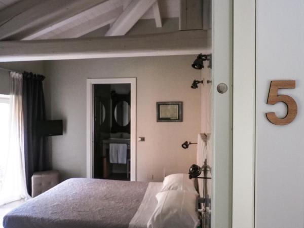 Corte Merighi Charming Rooms : photo 4 de la chambre chambre double classique