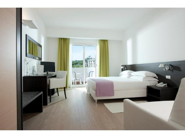 Hotel Aurora : photo 10 de la chambre chambre double ou lits jumeaux confort 