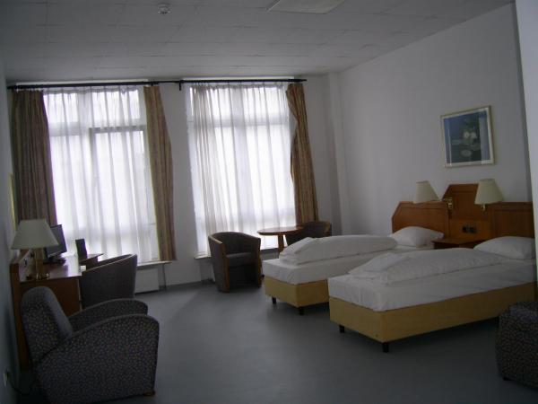 Willy Hotel Frankfurt : photo 10 de la chambre chambre lits jumeaux