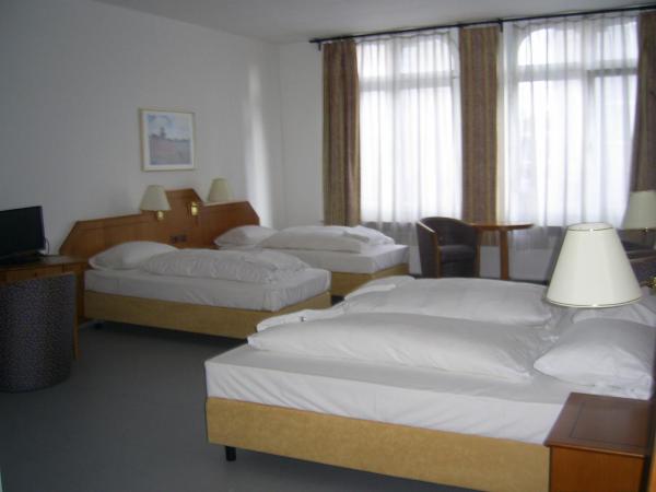 Willy Hotel Frankfurt : photo 4 de la chambre chambre quadruple