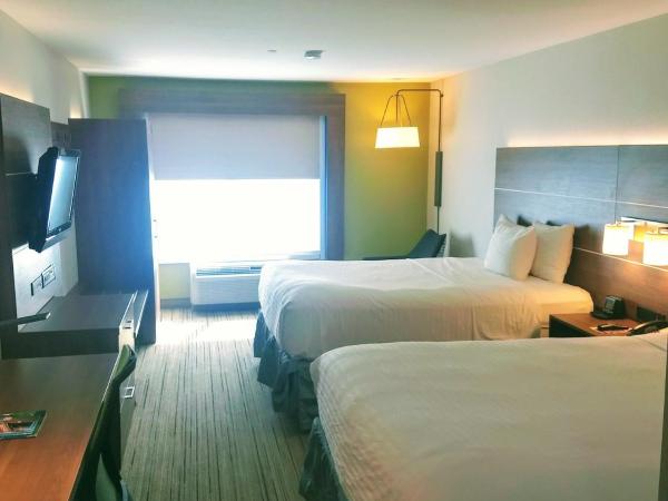 Holiday Inn Express & Suites - Indianapolis Northwest, an IHG Hotel : photo 2 de la chambre chambre standard avec 2 lits queen-size